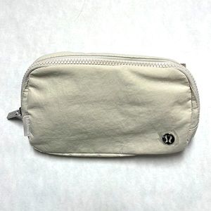 Lululemon Everywhere Belt Bag